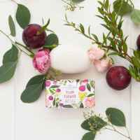 Fruits&Flowers Plum Flower 150g Soap - Imagen 3