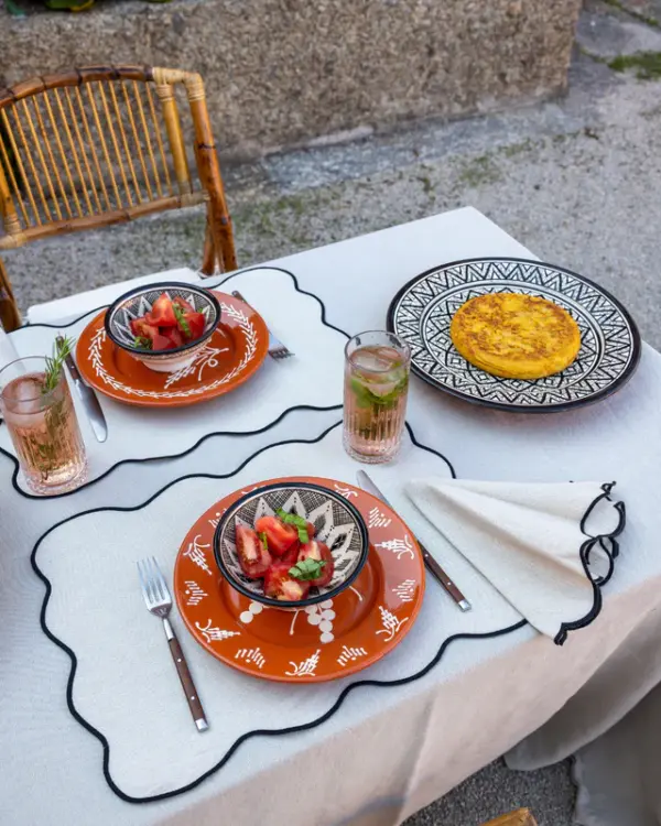 Placemat Palma Beige With Black Antistain Set Of 8 - Imagen 3
