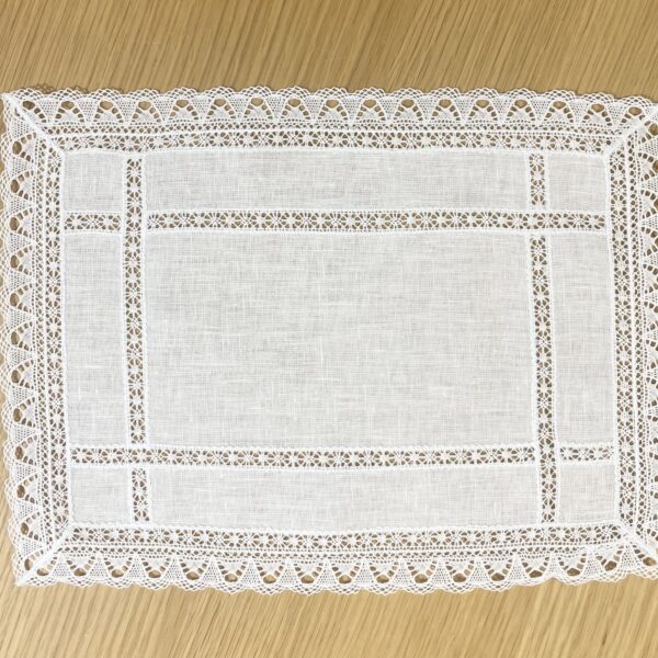 Tray Towel With Lace On The Edged