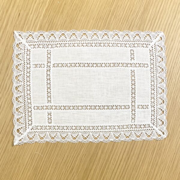 Tray Towel With Lace On The Edged