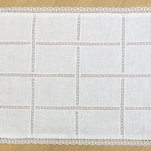 Rectangular Tray Towel With Lace Intertersed In The Piece 45x33 CM