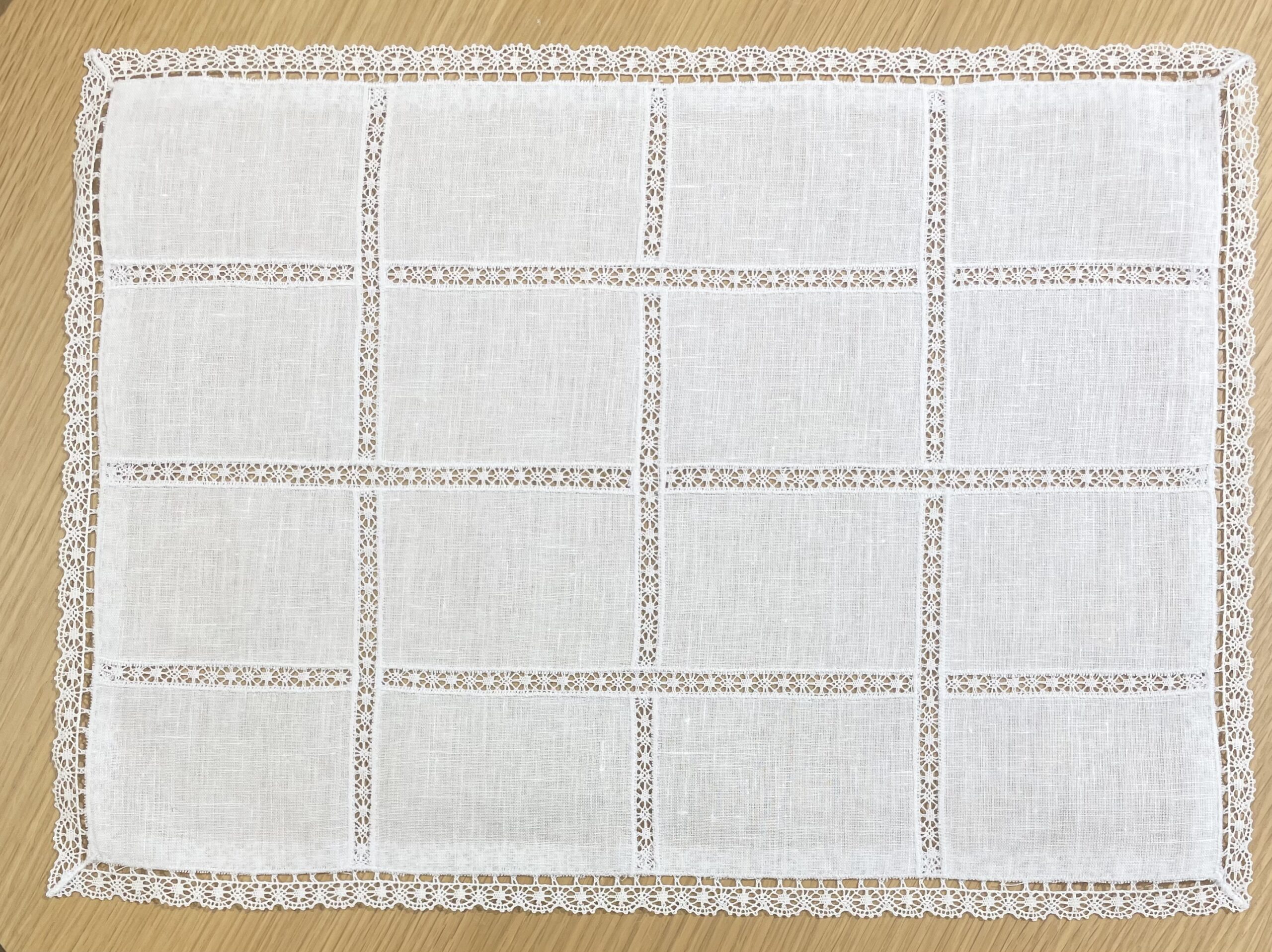 Rectangular Tray Towel With Lace Intertersed In The Piece 45x33 CM