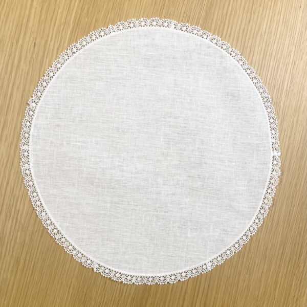 Round Tray Towel With Lace At The Edged 35 CM