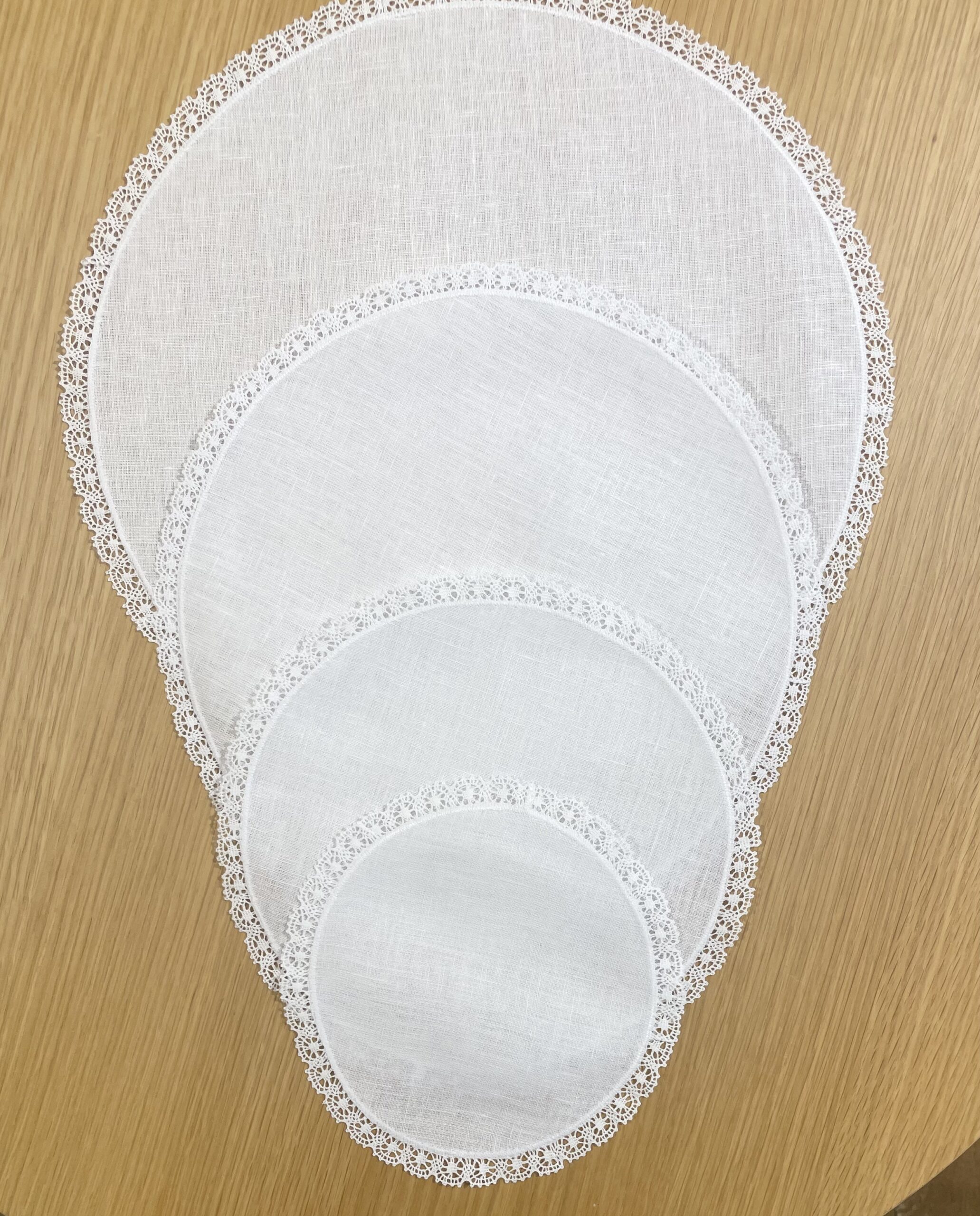 Round Tray Towel With Lace At The Edged 35 CM - Imagen 3