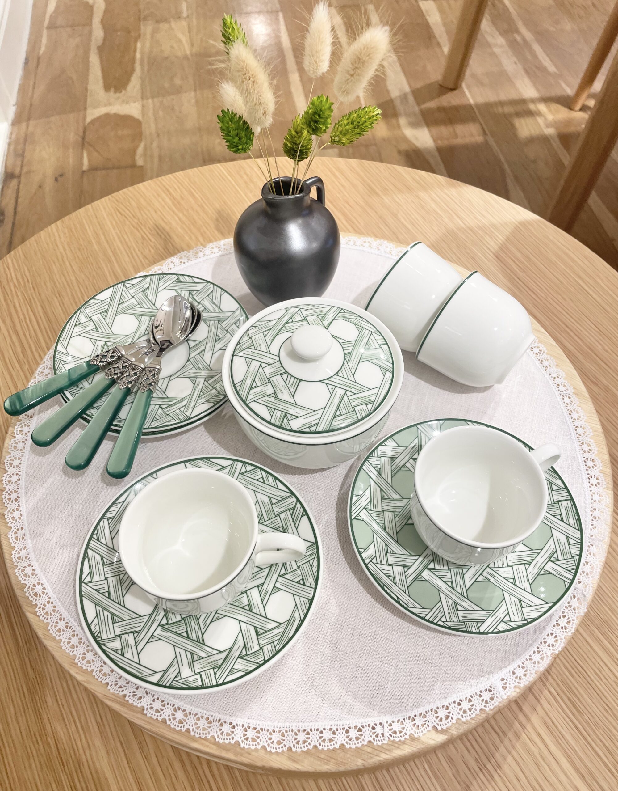 Round Tray Towel With Lace At The Edged 35 CM - Imagen 5