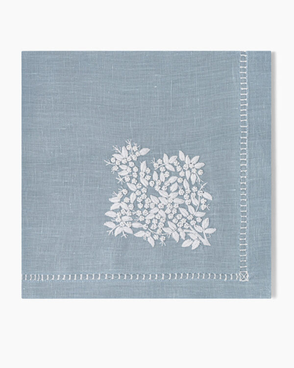 Jardin Classic Linen Dinner Napkin whitw on Sky Blue Set of 4