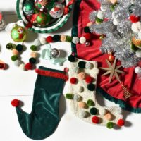 Knit Stocking with Pom Poms - Imagen 5