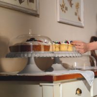 SMALL CAKE STAND WITH DOME TIFFANY GREY - Imagen 3