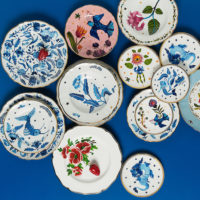 DINNER PLATE Ø 26,5 CM BLUE ALL OVER DECAL GOLD RIM - Imagen 5