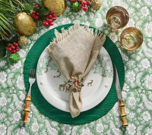 Gem Wreath Napkin Rings in Red, Green, & Gold, Set of 4 in a Gift Box - Imagen 4