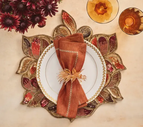 Gilded Leaves Napkin Ring in Gold Set of 4 - Imagen 5